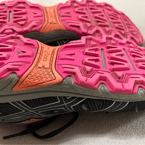 ASICS Running Shoes - Picture 11 of 11